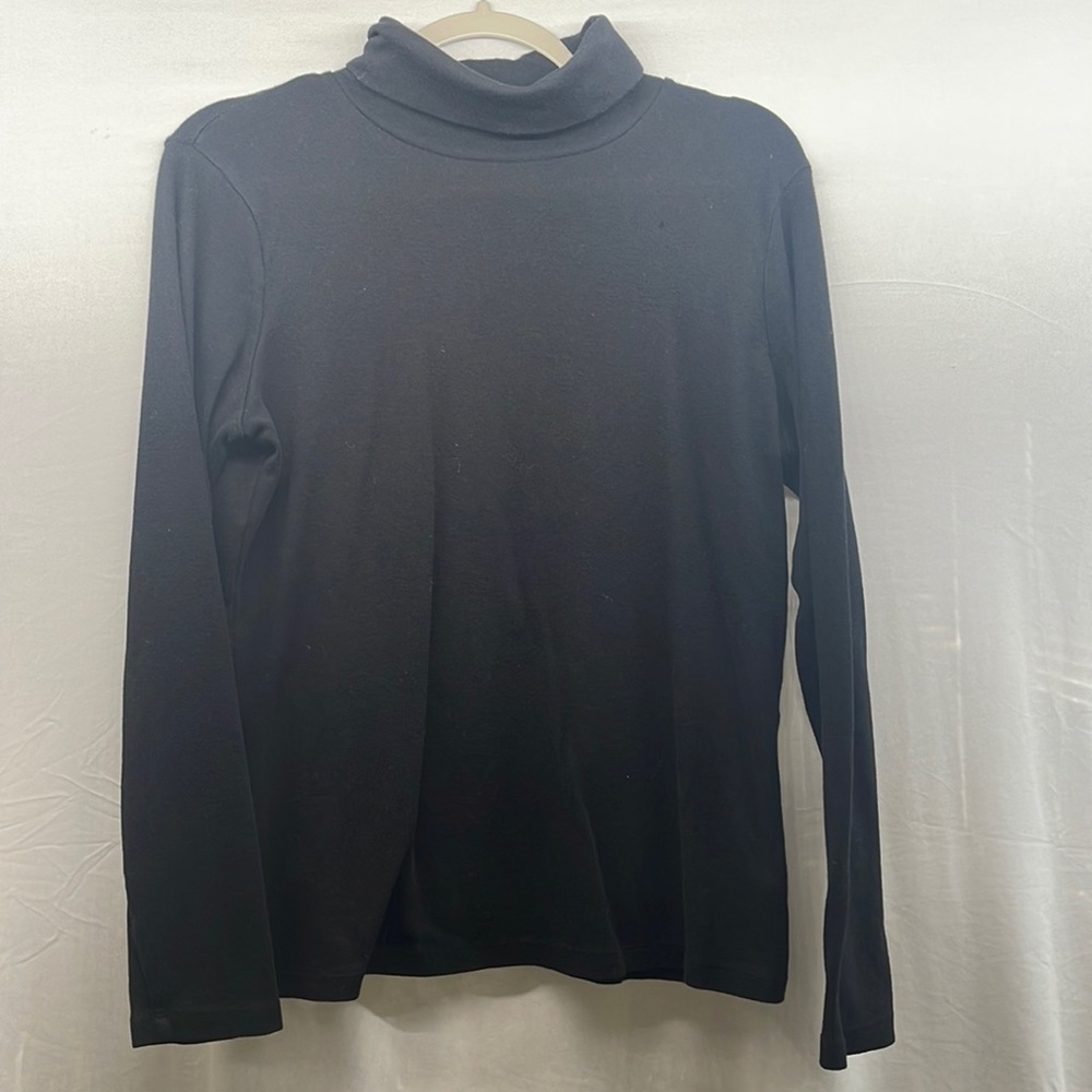 Women’s turtle neck.